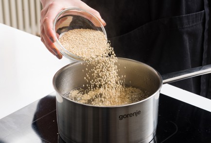 Фото шага рецепта Протеиновый салат с киноа и фасолью 152054 шаг 2  