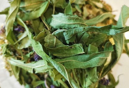 Фото шага рецепта Противопростудный отвар с малиной 152485 шаг 7  