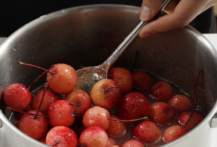 Фото шага рецепта Прозрачное варенье из ранеток 152767 шаг 5