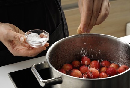 Фото шага рецепта Прозрачное варенье из ранеток 152767 шаг 6