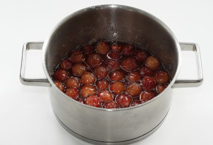 Фото шага рецепта Прозрачное варенье из ранеток 152767 шаг 9