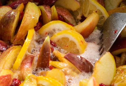 Фото шага рецепта Прозрачное варенье из яблок и кизила 151344 шаг 6  