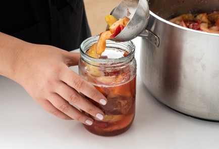 Фото шага рецепта Прозрачное варенье из яблок и кизила 151344 шаг 8  