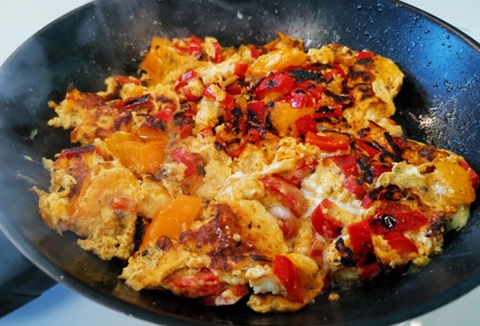 Фото шага рецепта Пряная яичница повосточному 140746 шаг 16