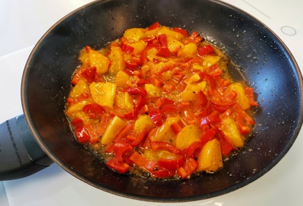 Фото шага рецепта Пряная яичница повосточному 140746 шаг 7