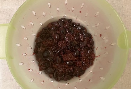 Фото шага рецепта Пряное желе с ежевикой и виноградом 175348 шаг 7  