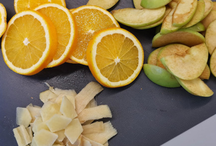 Фото шага рецепта Пряный глинтвейн с имбирем и медом 152014 шаг 1  