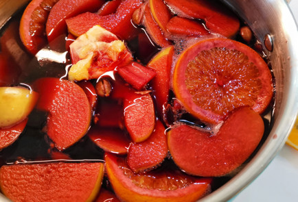 Фото шага рецепта Пряный глинтвейн с имбирем и медом 152014 шаг 11  