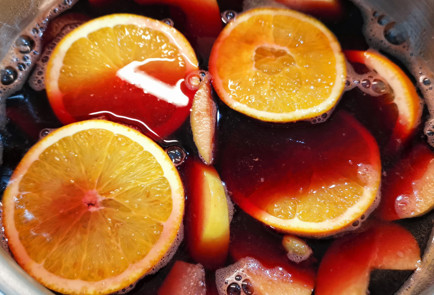 Фото шага рецепта Пряный глинтвейн с имбирем и медом 152014 шаг 8  