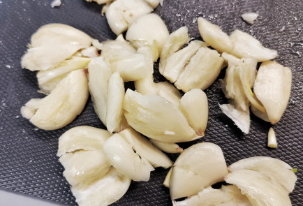 Фото шага рецепта Пряные креветки обжаренные на сковороде 151966 шаг 2  