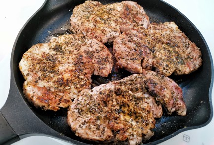 Фото шага рецепта Пряный свиной стейк 140723 шаг 6