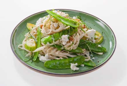 Фото шага рецепта Пшеничная лапша с кабачками и фетой 173476 шаг 12  