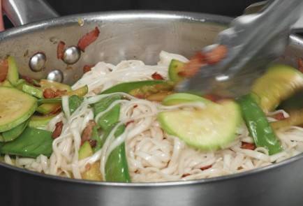 Фото шага рецепта Пшеничная лапша с кабачками и фетой 173476 шаг 9  