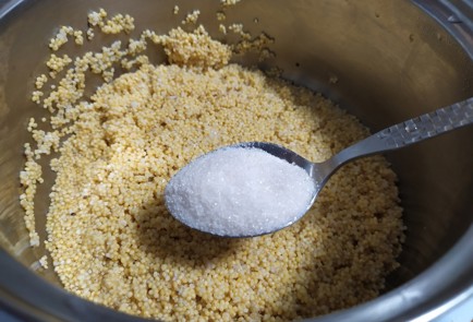 Фото шага рецепта Пшенная каша с томленым нектарином 189723 шаг 3