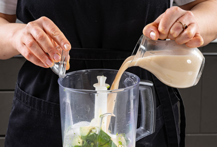 Фото шага рецепта Пудинг из авокадо 191308 шаг 3  