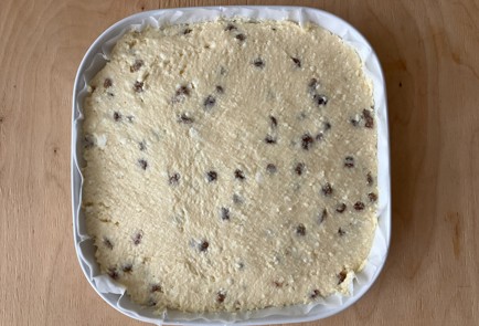 Фото шага рецепта Пудинг на манке с изюмом запеченный в духовке 174087 шаг 10  