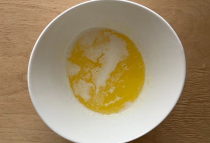 Фото шага рецепта Пудинг на манке с изюмом запеченный в духовке 174087 шаг 4  