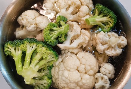 Фото шага рецепта Пюре из цветной капусты и брокколи 152862 шаг 5  