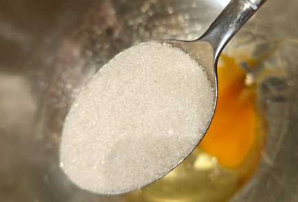 Фото шага рецепта Пышные панкейки 190595 шаг 1  