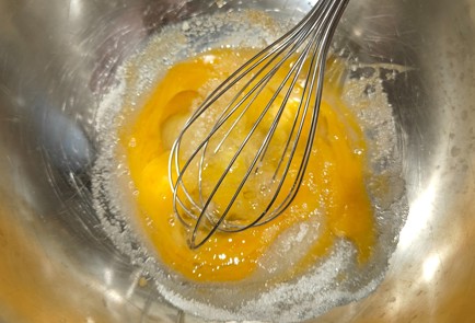 Фото шага рецепта Пышные панкейки 190595 шаг 2  