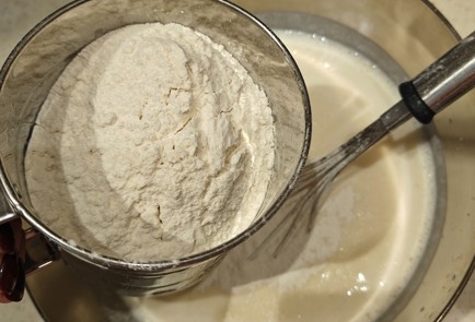 Фото шага рецепта Пышные панкейки 190595 шаг 7  