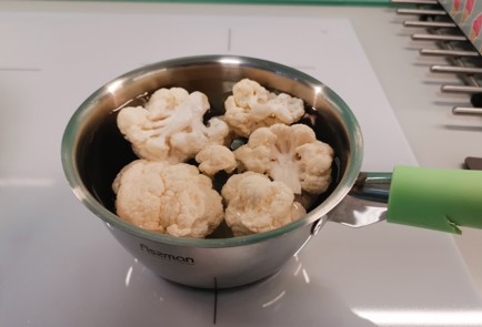 Фото шага рецепта Пюре из цветной капусты со свеклой 175515 шаг 2  