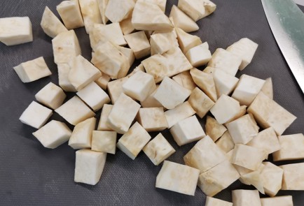 Фото шага рецепта Пюре из корня сельдерея 153106 шаг 1  