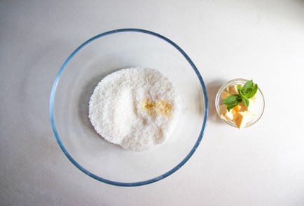 Фото шага рецепта Рафаэлло с миндальными орехами 137020 шаг 2  