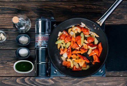 Фото шага рецепта Рагу из черного гренадера и овощей 139324 шаг 3  