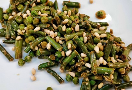 Фото шага рецепта Рагу из стручковой фасоли и горошка 174122 шаг 10  