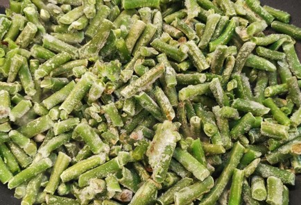 Фото шага рецепта Рагу из стручковой фасоли и горошка 174122 шаг 2  