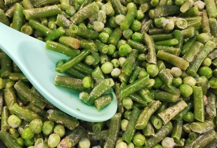 Фото шага рецепта Рагу из стручковой фасоли и горошка 174122 шаг 3  