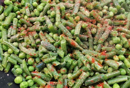 Фото шага рецепта Рагу из стручковой фасоли и горошка 174122 шаг 5  