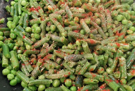 Фото шага рецепта Рагу из стручковой фасоли и горошка 174122 шаг 6  