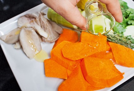 Фото шага рецепта Рагу из тыквы с вешенками и соусом лечо 30410 шаг 1  