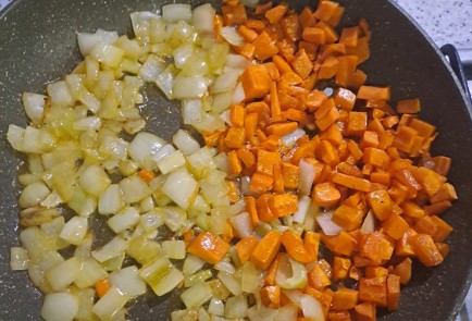 Фото шага рецепта Рагу овощное с говядиной и копченым салом в духовке 188532 шаг 6