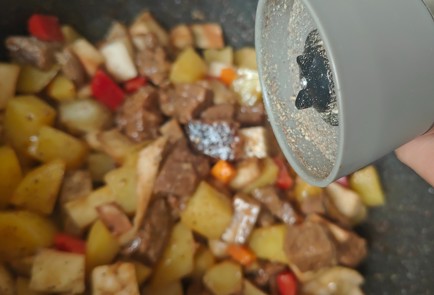 Фото шага рецепта Рагу с говядиной и белыми баклажанами 190144 шаг 12  