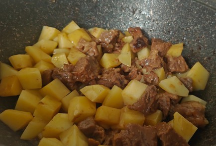 Фото шага рецепта Рагу с говядиной и белыми баклажанами 190144 шаг 8  