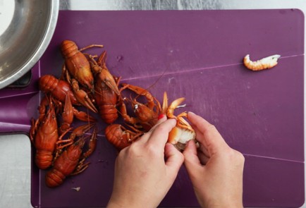 Фото шага рецепта Раковый биск 52190 шаг 1  