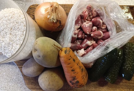 Фото шага рецепта Рассольник с куриными сердечками 191007 шаг 1  