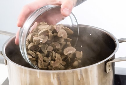 Фото шага рецепта Рассольник с почками 80889 шаг 4  