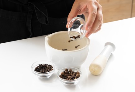 Фото шага рецепта Речная рыба в пряном смородиновом рассоле 151204 шаг 3  