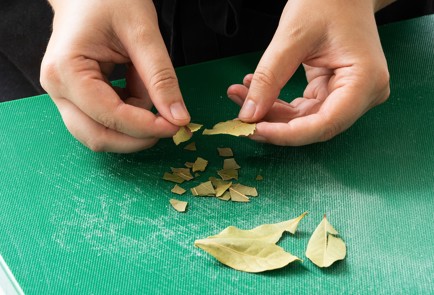 Фото шага рецепта Речная рыба в пряном смородиновом рассоле 151204 шаг 5  