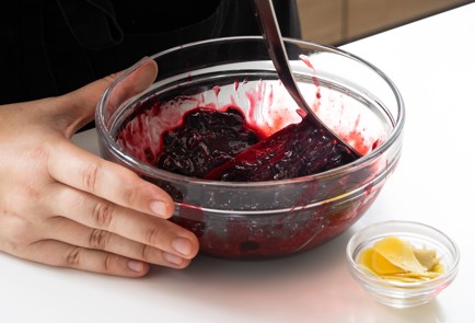 Фото шага рецепта Речная рыба в пряном смородиновом рассоле 151204 шаг 7  