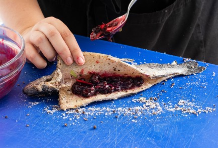 Фото шага рецепта Речная рыба в пряном смородиновом рассоле 151204 шаг 9  