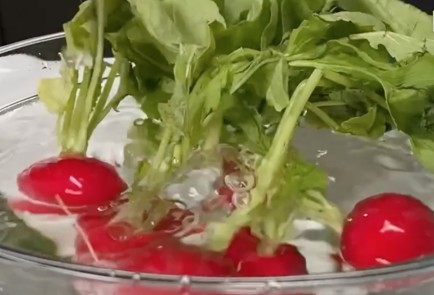 Фото шага рецепта Редиска в сливочном масле 173436 шаг 1  