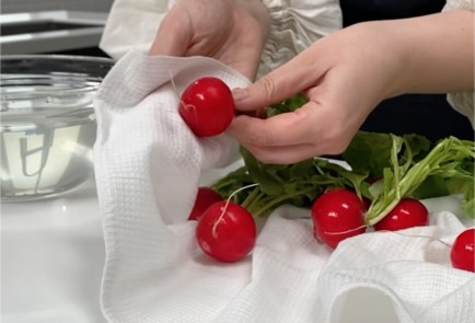 Фото шага рецепта Редиска в сливочном масле 173436 шаг 2  