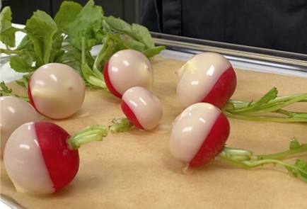 Фото шага рецепта Редиска в сливочном масле 173436 шаг 7  