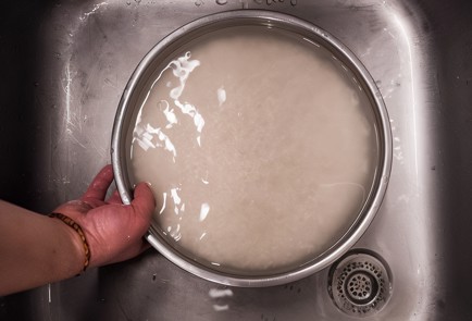 Фото шага рецепта Рис для суши 138505 шаг 2  