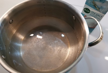 Фото шага рецепта Рис с тунцом 190628 шаг 1  